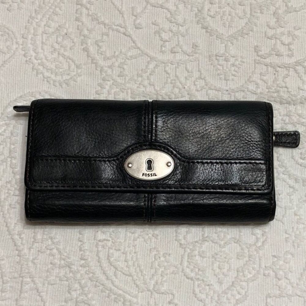 Fossil Black Leather Wallet with Silver Logo Emblem